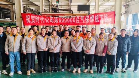 風(fēng)雨中馳而不息，奮斗中砥礪前行